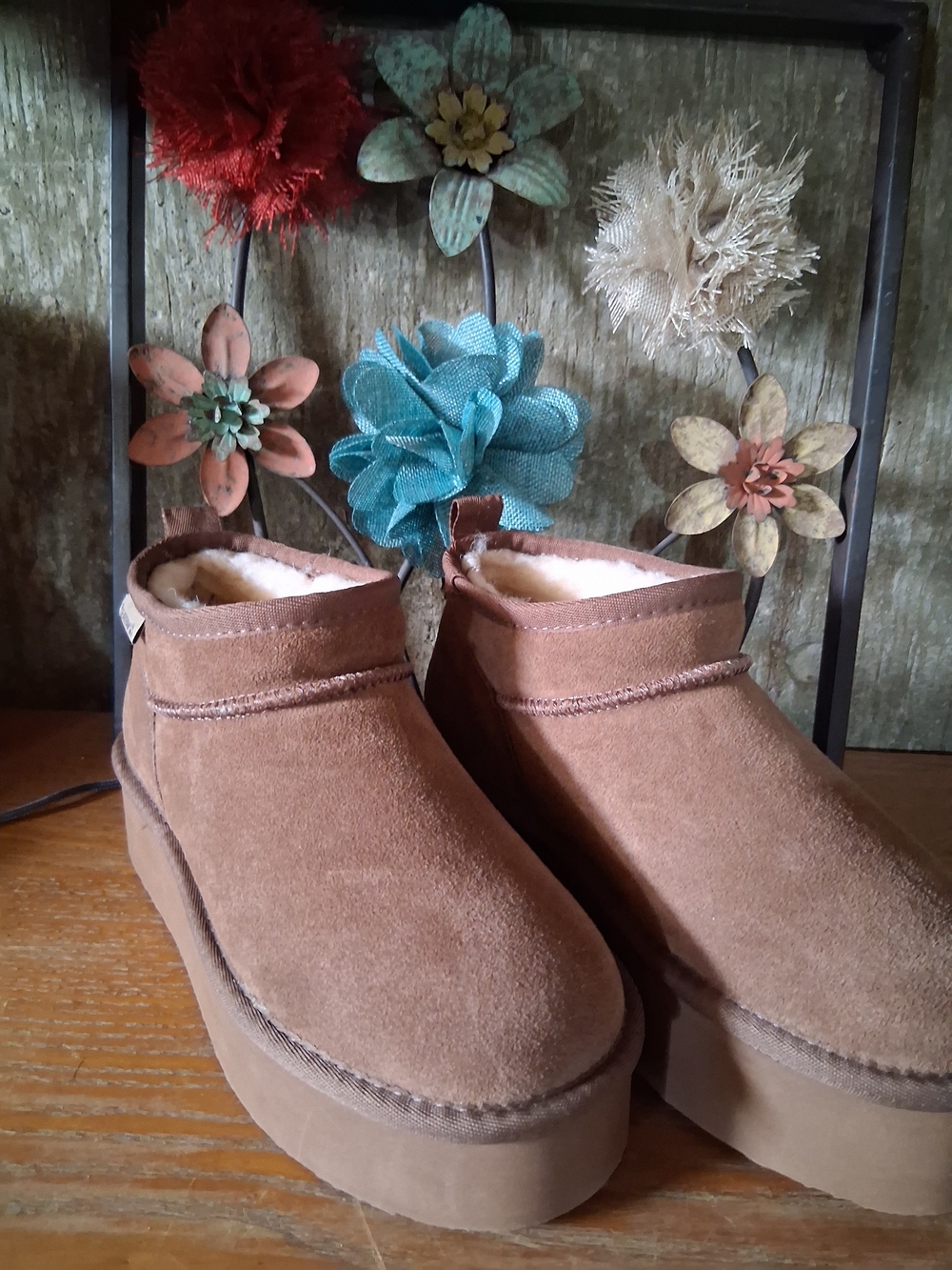 Bearpaw Suede Short Boots